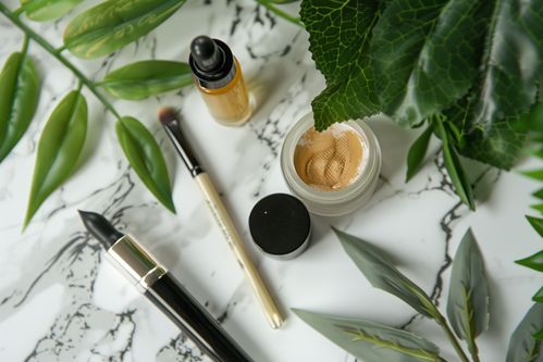 森系美妝產(chǎn)品分類(lèi) 攝影圖 下載至來(lái)源處